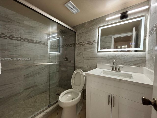 21909 Lake Forest Cir 205, Boca Raton, FL 33433