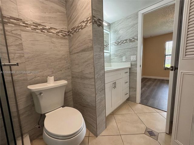 21909 Lake Forest Cir 205, Boca Raton, FL 33433