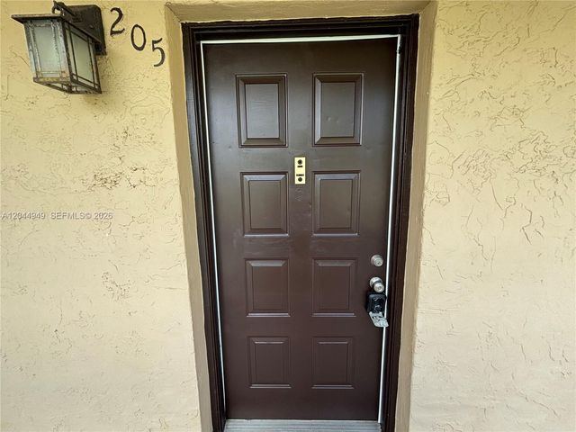 21909 Lake Forest Cir 205, Boca Raton, FL 33433