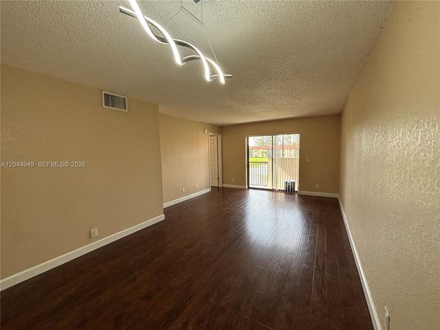 21909 Lake Forest Cir 205, Boca Raton, FL 33433