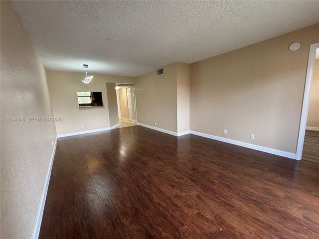 21909 Lake Forest Cir 205, Boca Raton, FL 33433
