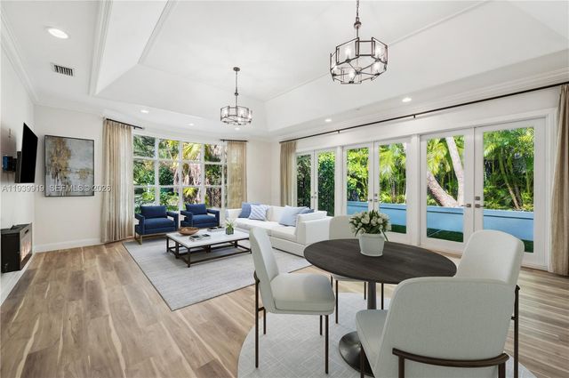 10001 SW 60th Ct, Pinecrest, FL 33156