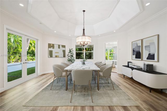 10001 SW 60th Ct, Pinecrest, FL 33156