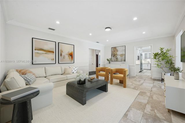 10001 SW 60th Ct, Pinecrest, FL 33156