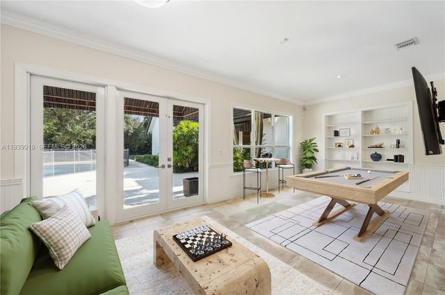 10001 SW 60th Ct, Pinecrest, FL 33156