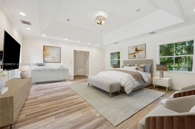 10001 SW 60th Ct, Pinecrest, FL 33156