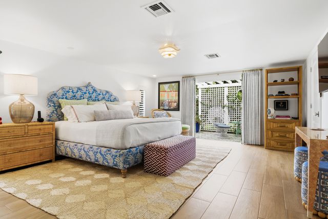 251 Gregory Place, West Palm Beach, FL 33405