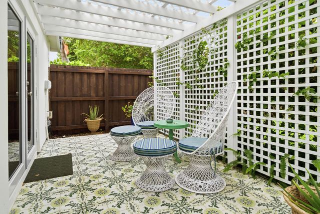 251 Gregory Place, West Palm Beach, FL 33405