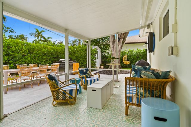 251 Gregory Place, West Palm Beach, FL 33405