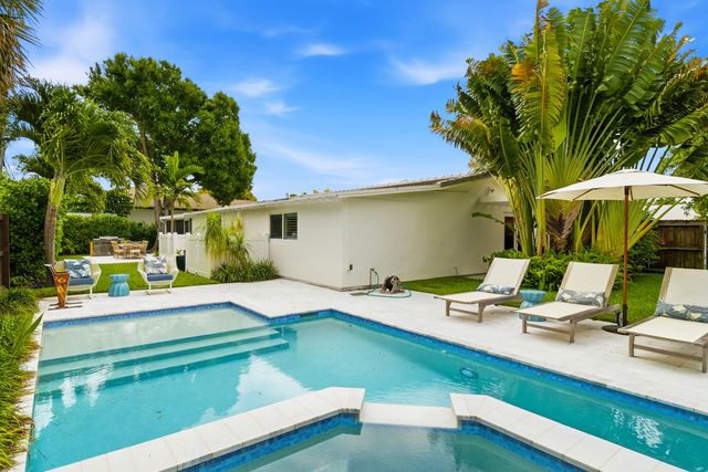251 Gregory Place, West Palm Beach, FL 33405