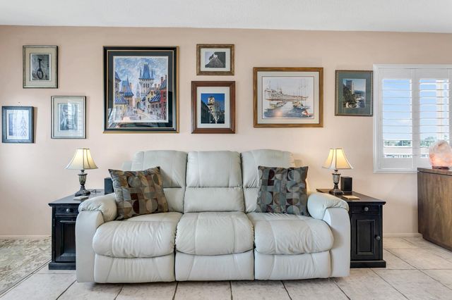 2457 ECUADORIAN WAY 59, Clearwater, FL 33763