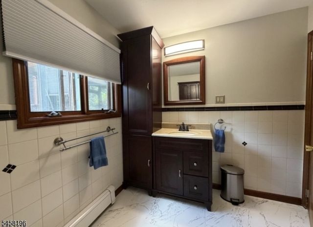 27 River Rd, Byram Twp., NJ 07874
