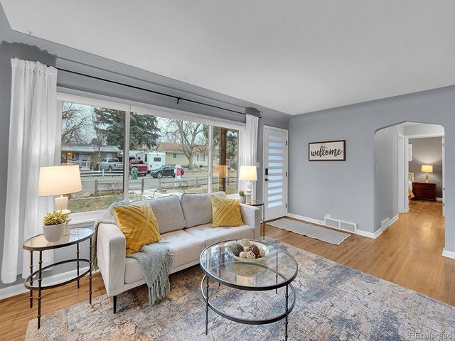 5725 S Lakeview St, Littleton, CO 80120