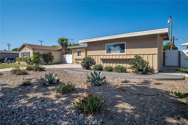 1615 W Hill Avenue, Fullerton, CA 92833