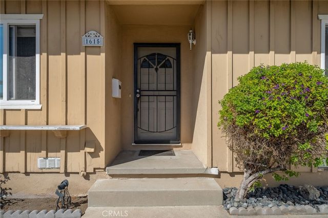 1615 W Hill Avenue, Fullerton, CA 92833