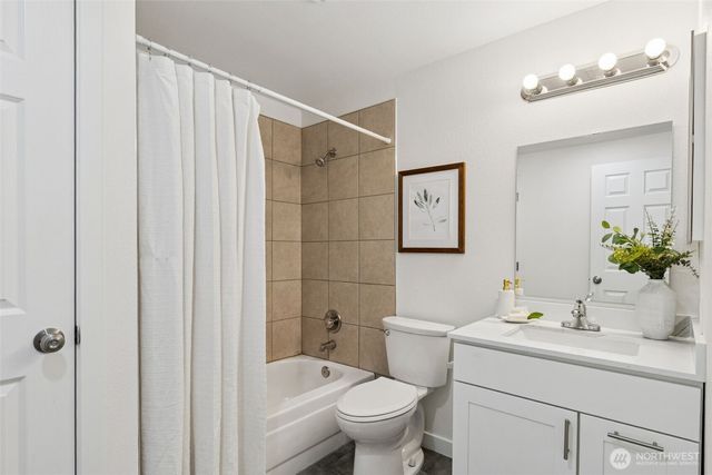 7002 42nd Avenue S, Seattle, WA 98118