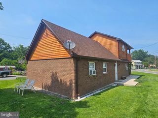 6 AMELIA ST, Paw Paw, WV 25434