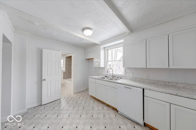 4912 E Washington Street, Indianapolis, IN 46201