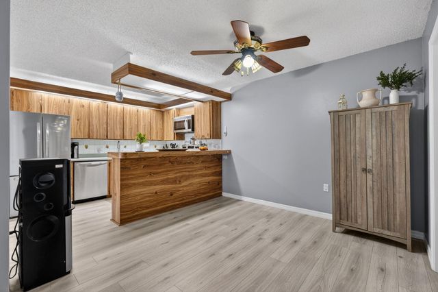 527 5th Terrace, Palm Beach Gardens, FL 33418