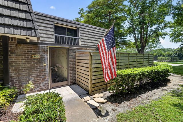 527 5th Terrace, Palm Beach Gardens, FL 33418