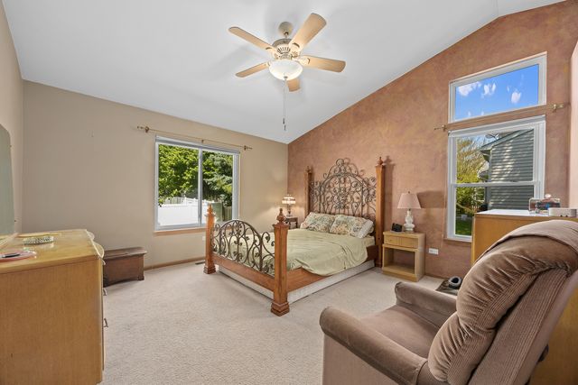205 Woodlet Lane, Bolingbrook, IL 60490