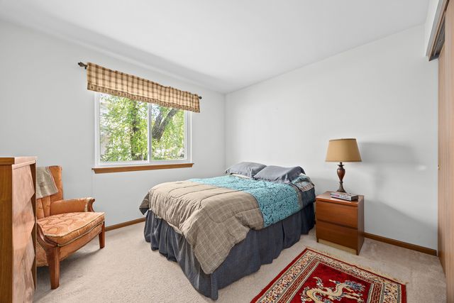 205 Woodlet Lane, Bolingbrook, IL 60490