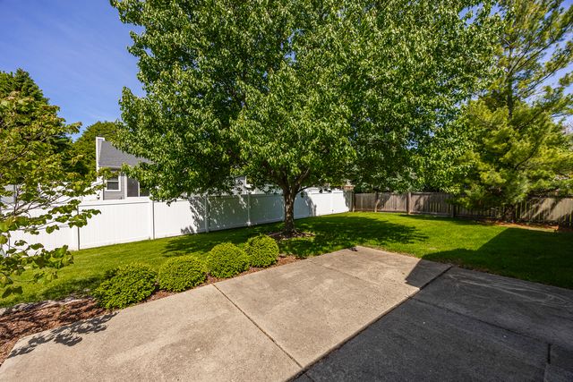205 Woodlet Lane, Bolingbrook, IL 60490