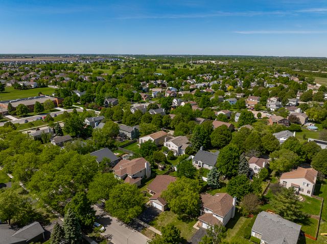 205 Woodlet Lane, Bolingbrook, IL 60490