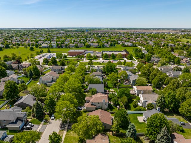 205 Woodlet Lane, Bolingbrook, IL 60490