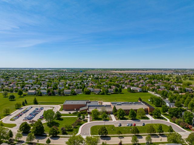 205 Woodlet Lane, Bolingbrook, IL 60490