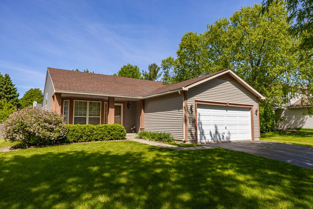 205 Woodlet Lane, Bolingbrook, IL 60490