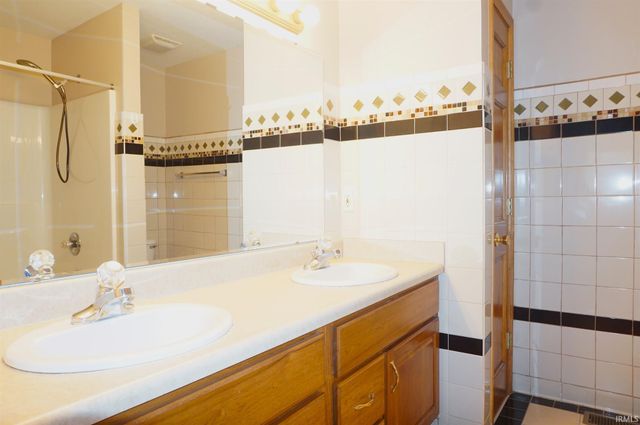 12426 Cliff View Court, Fort Wayne, IN 46818