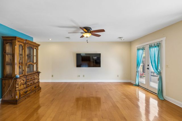 1271 Trice Rd, Lebanon, TN 37087