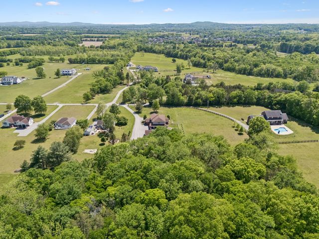 1271 Trice Rd, Lebanon, TN 37087