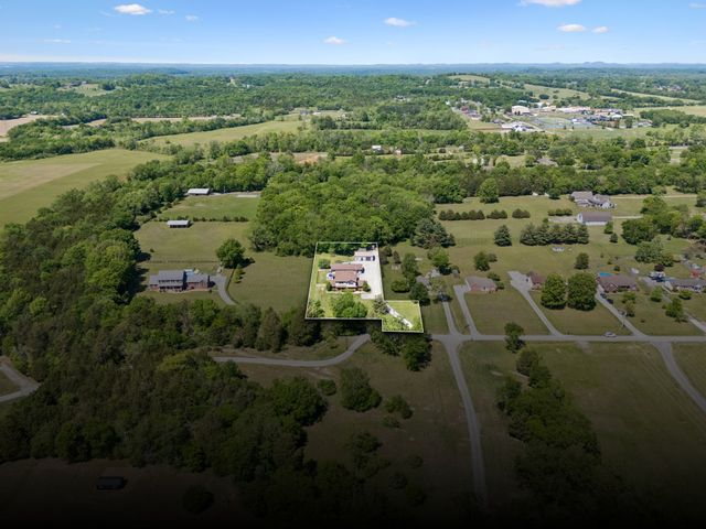 1271 Trice Rd, Lebanon, TN 37087