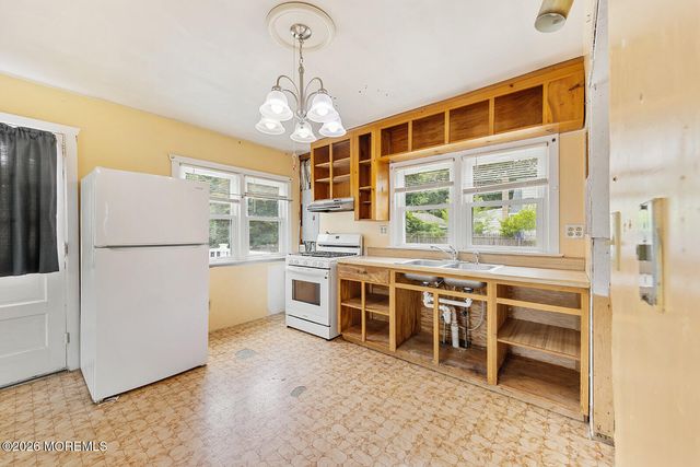 418 Greenwood Lane, Brick, NJ 08723