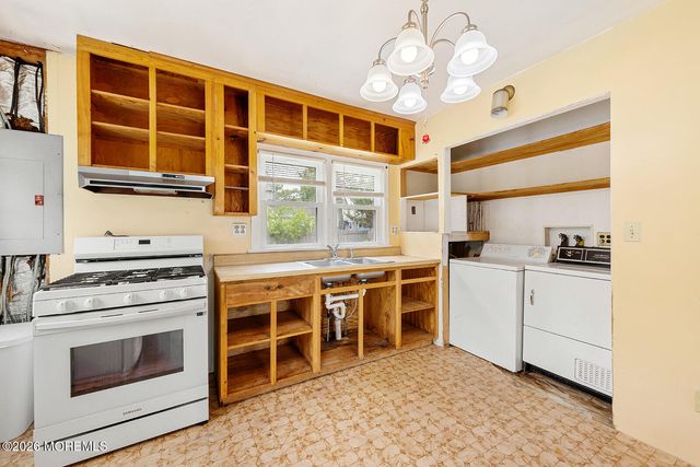 418 Greenwood Lane, Brick, NJ 08723