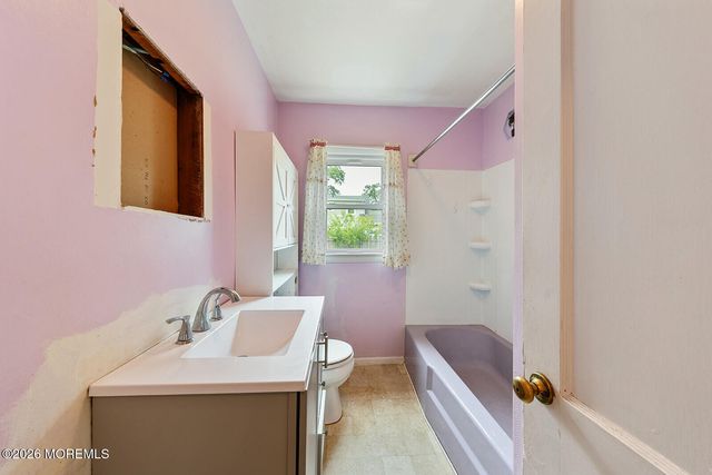 418 Greenwood Lane, Brick, NJ 08723