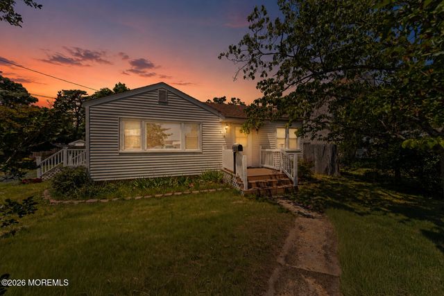 418 Greenwood Lane, Brick, NJ 08723