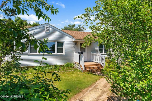 418 Greenwood Lane, Brick, NJ 08723