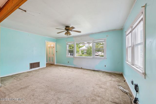 418 Greenwood Lane, Brick, NJ 08723