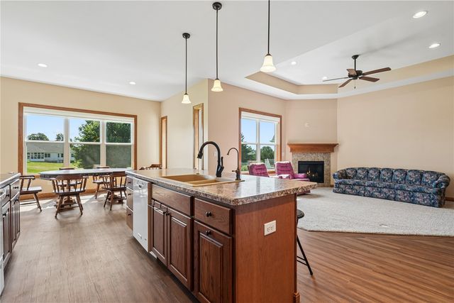 358 Eastview Ave, Marion, IA 52302