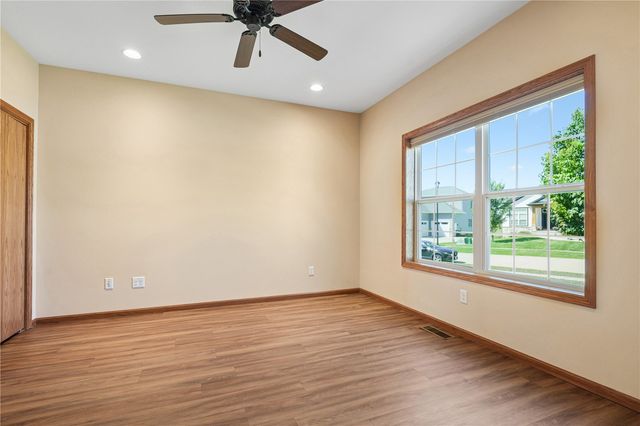 358 Eastview Ave, Marion, IA 52302
