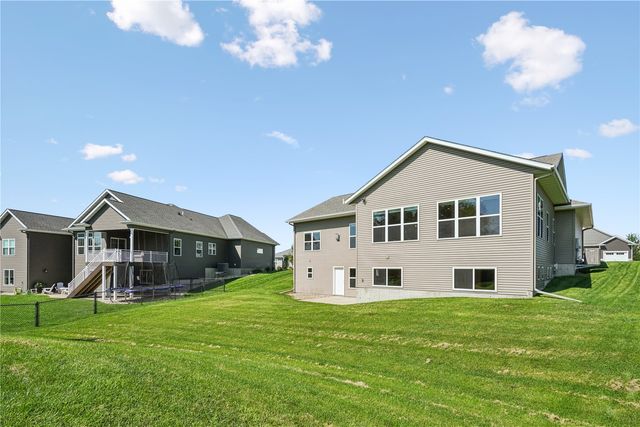 358 Eastview Ave, Marion, IA 52302