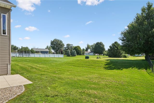 358 Eastview Ave, Marion, IA 52302