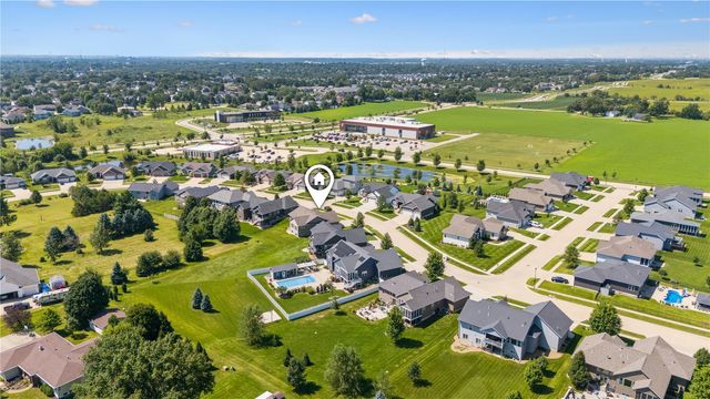 358 Eastview Ave, Marion, IA 52302