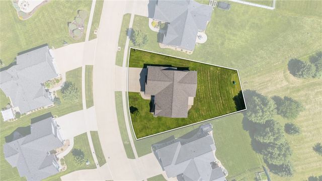 358 Eastview Ave, Marion, IA 52302