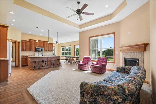 358 Eastview Ave, Marion, IA 52302