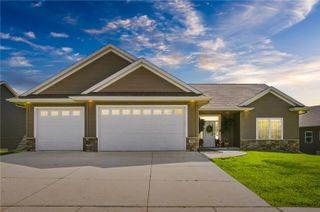 358 Eastview Ave, Marion, IA 52302