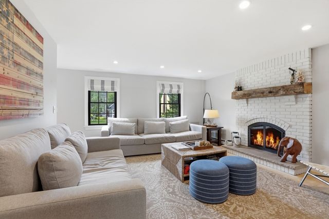 40 Frances Dr, Newburyport, MA 01950